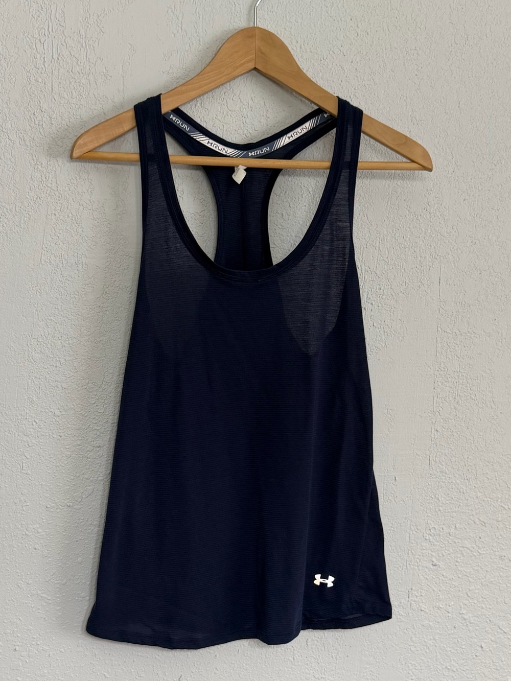Under Armour Women's Navy Racerback Tank Size Medium